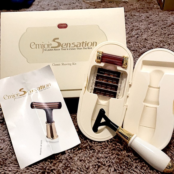 Emoji Sensation Classic Shaving Set - Picture 2 of 12